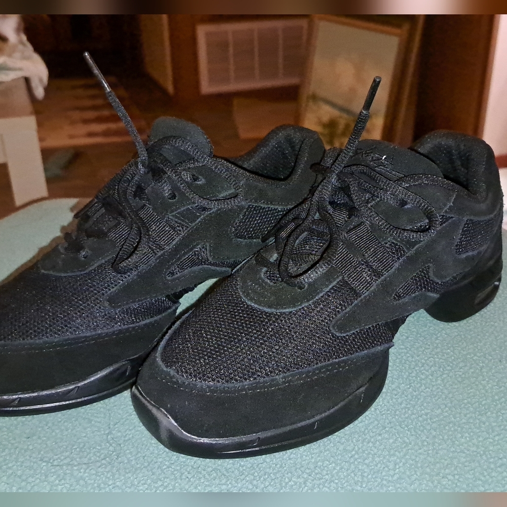 Motion hiphop dance shoes 7M